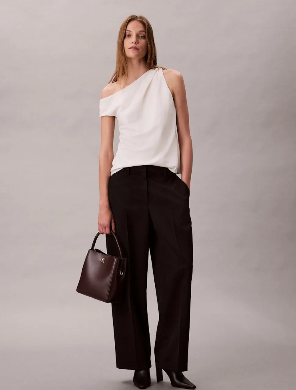 Calvin Klein Accessories laukku CK BUCKET WITH STRAP, viininpunainen
