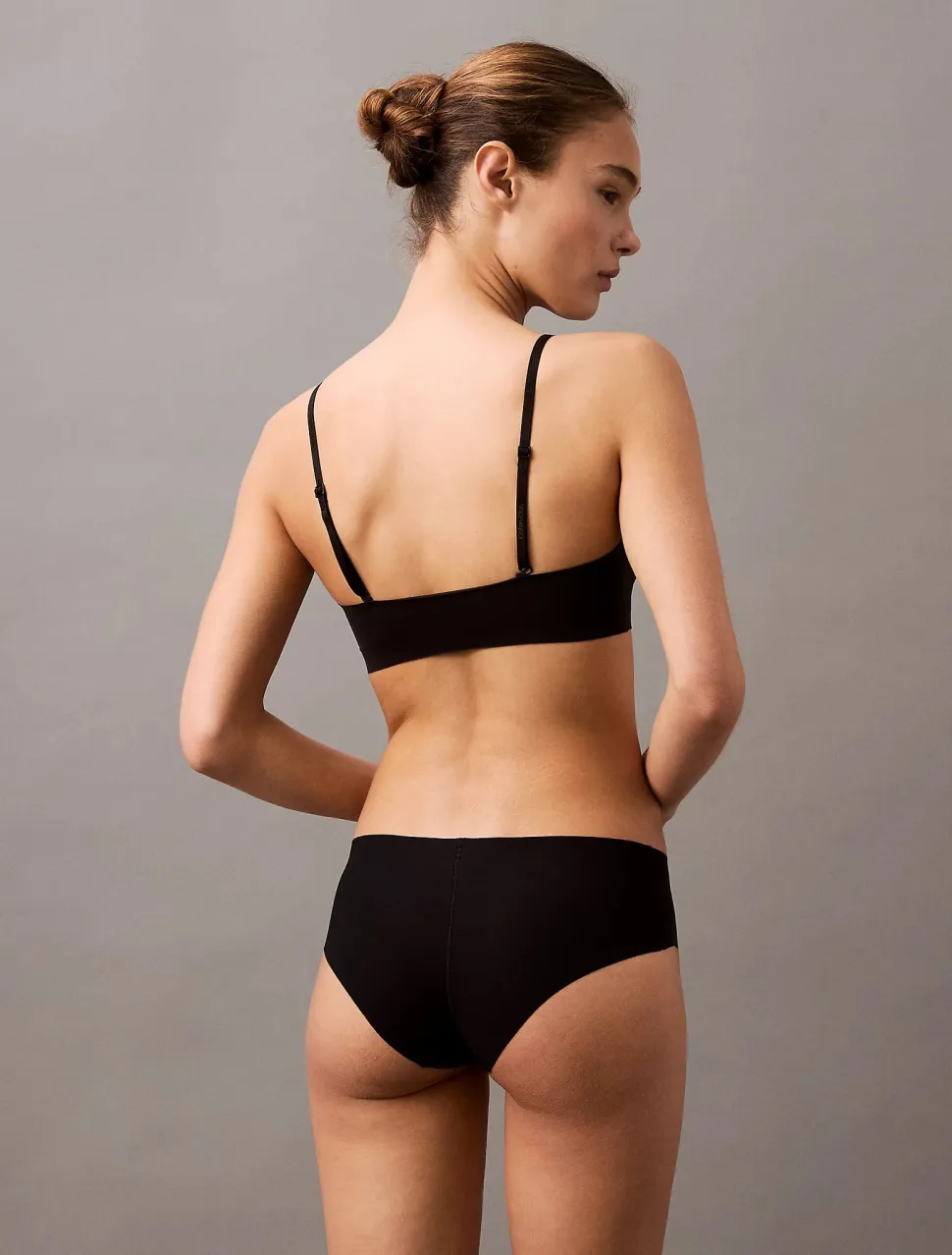 Calvin Klein naisten rintaliivit, GEL WIRE LIGHTLY LINED BRALETTE Musta
