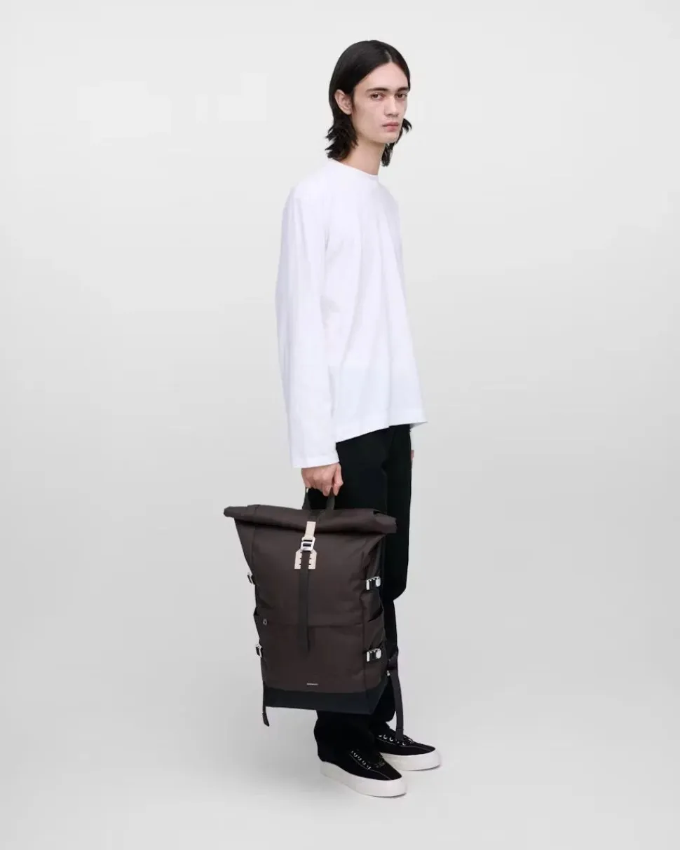 Sandqvist unisex reppu ICON ROLLTOP BACKPACK L, tummanruskea