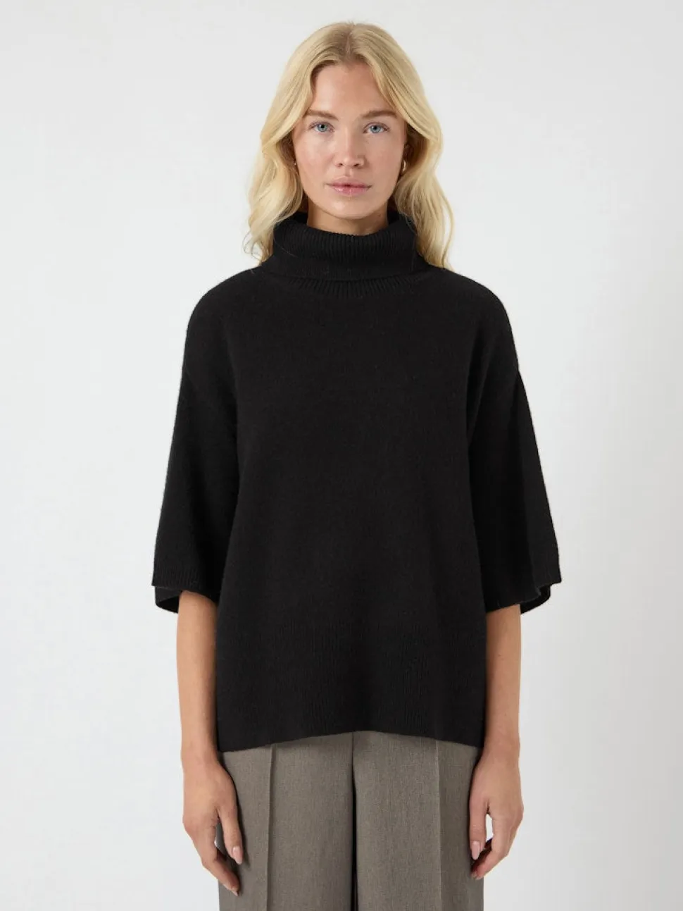 Y.A.S naisten neulepusero, YASEMILA 2/4 WOOL KNIT PULLOVER S. NOOS Black